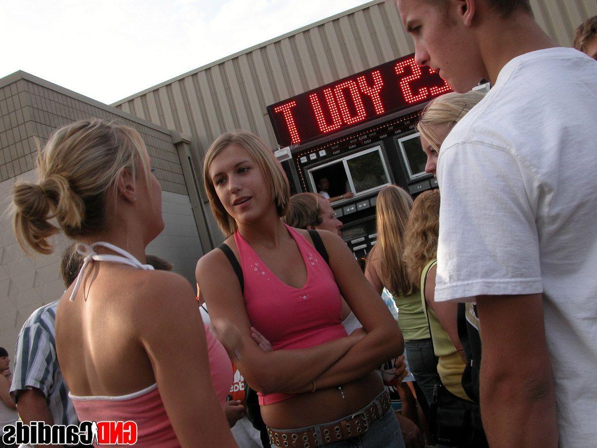 12P Pictures of hot teen girls caught on cam