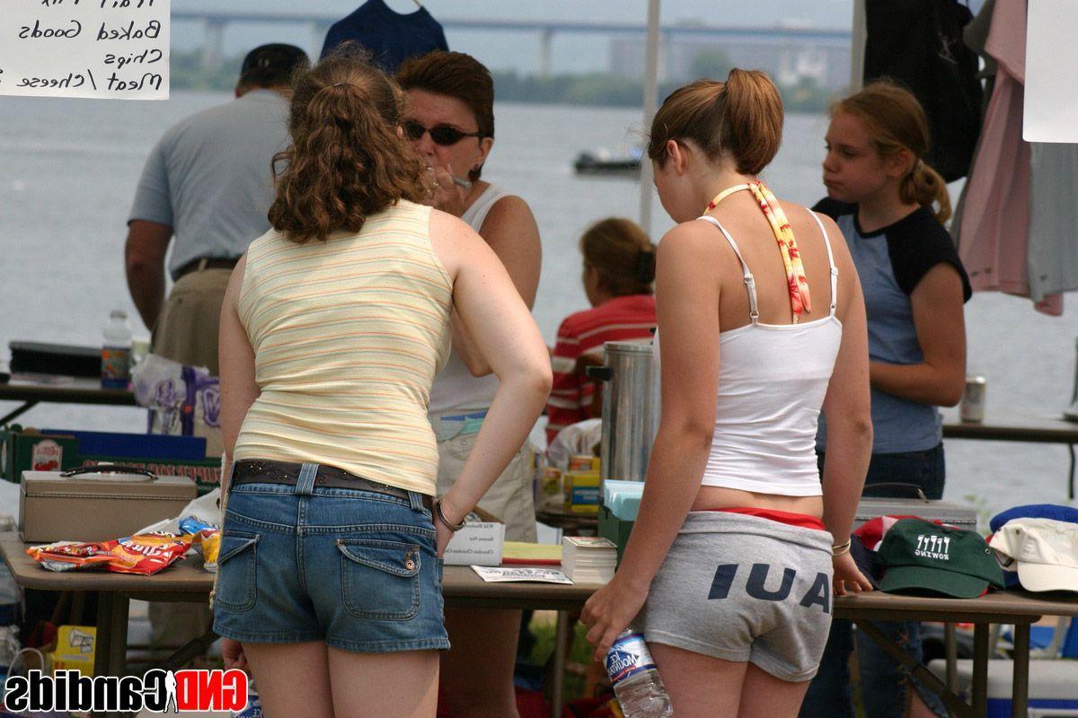 12P Pictures of hot teen girls caught on cam
