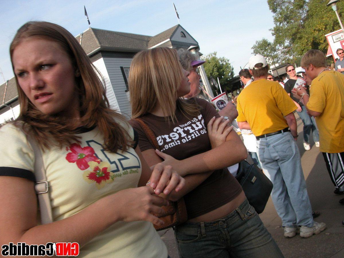 12P Pictures of hot teen girls caught on cam