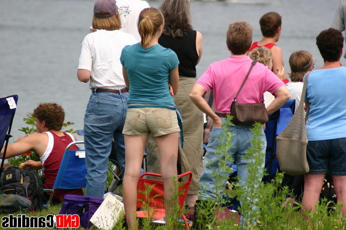 12P Pictures of hot teen girls caught on cam