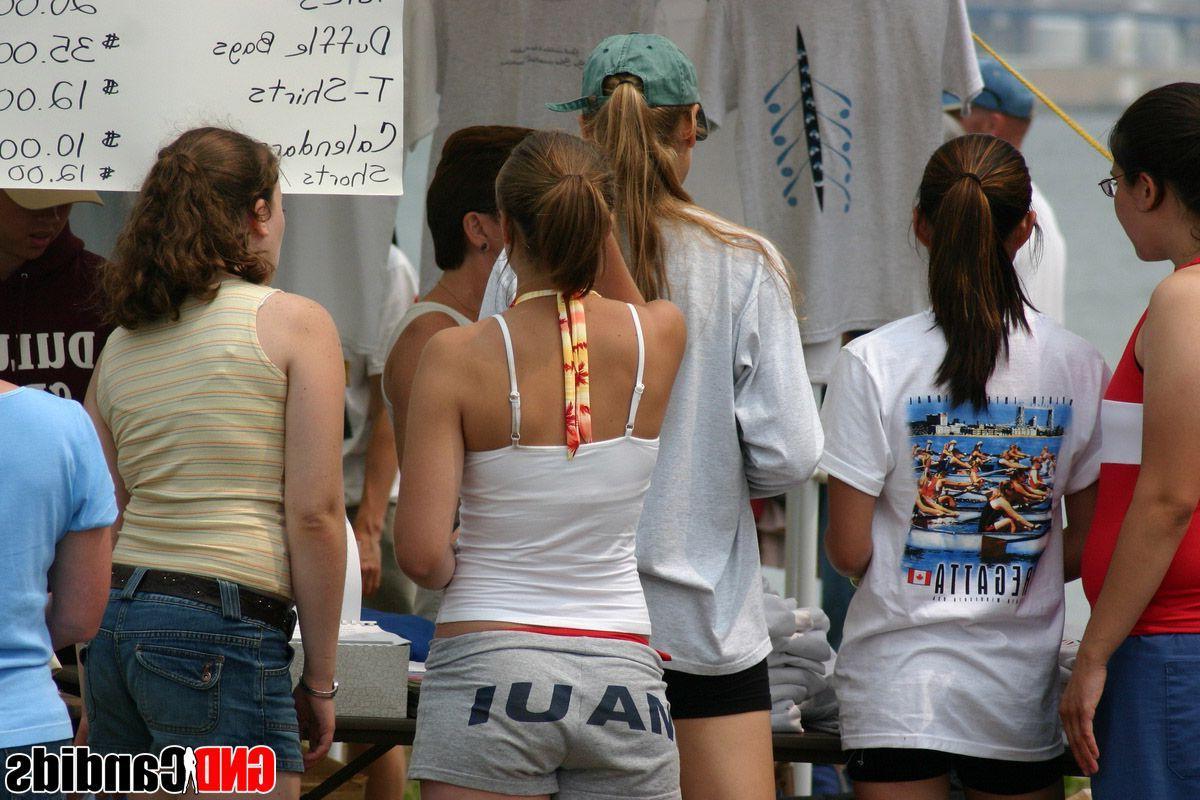 12P Pictures of hot teen girls caught on cam