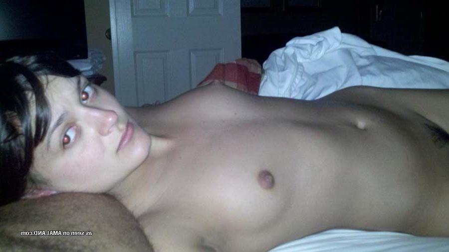 15P Pictures of a naughty amateur gf taking pics at home