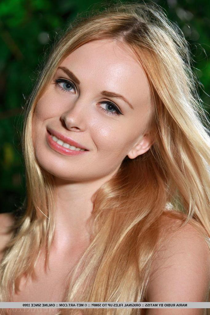 18P Blonde babe Maria Rubio strips naked for you outside in "Terames"