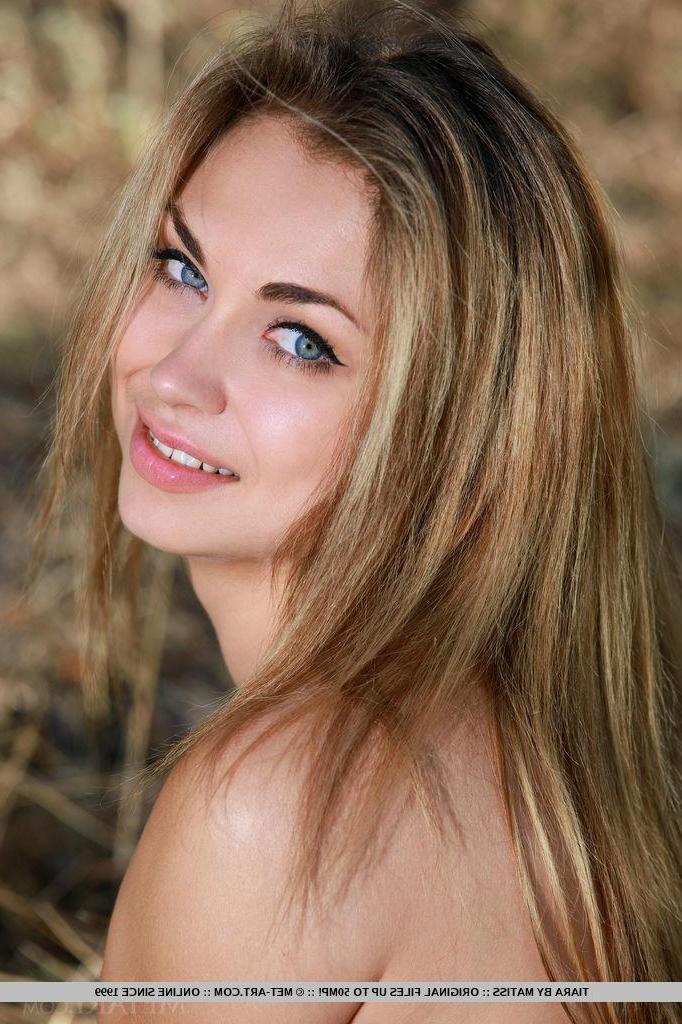 18P Gorgeous girl Tiara invites you on a private picnic in the woods