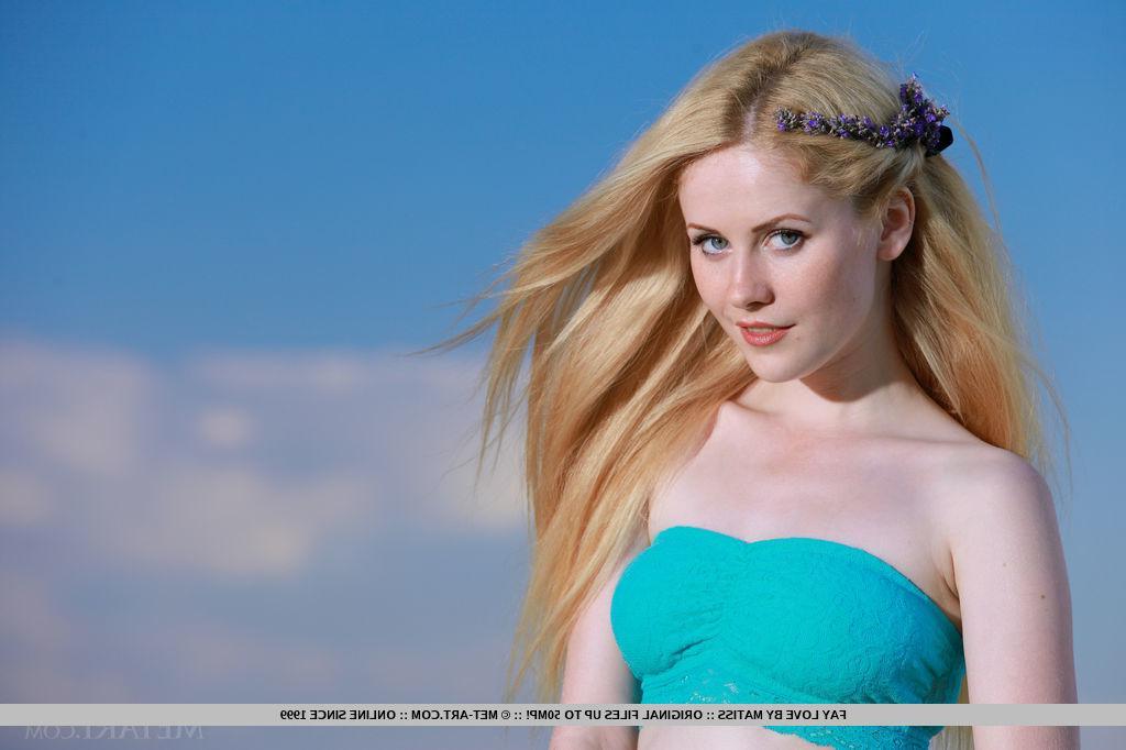 18P Beautiful blonde teen Fay Love strips naked for you outside