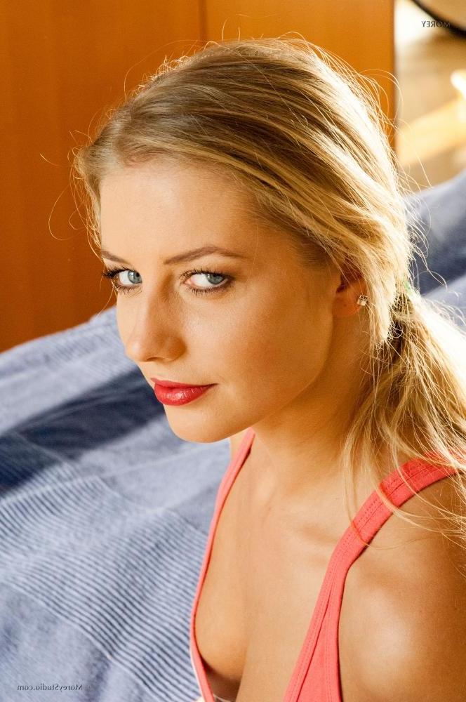 10P Blonde babe Nicole pulls aside her panties to show her tight pussy