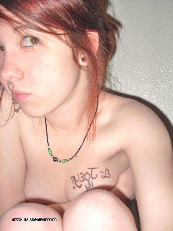 14P Compilation of amateur scene chicks posing sexy on cam