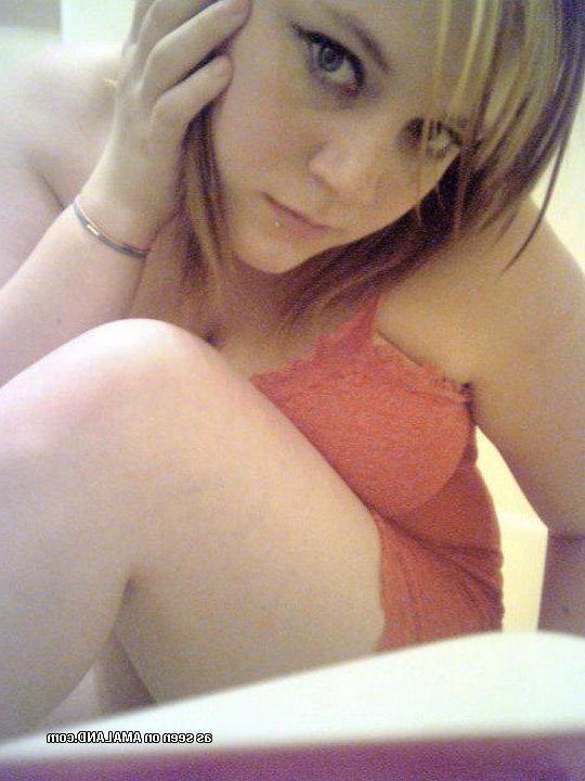 14P Compilation of amateur scene chicks posing sexy on cam