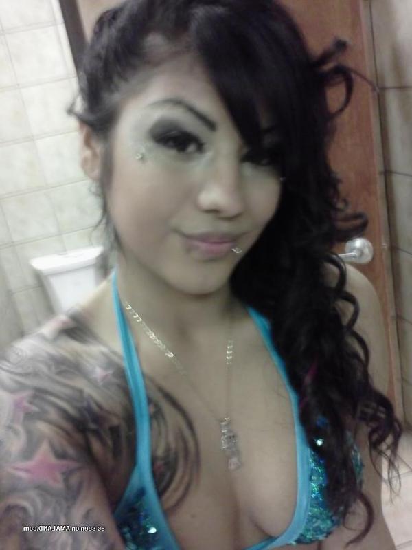 14P Compilation of a sexy tattooed chick posing on cam