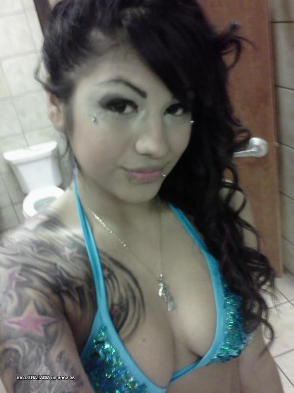 14P Compilation of a sexy tattooed chick posing on cam