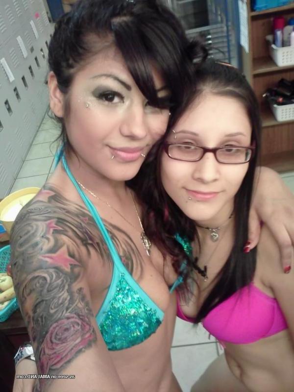 14P Compilation of a sexy tattooed chick posing on cam