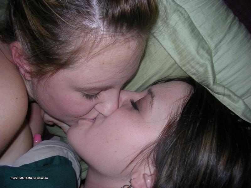 14P Two heavy-chested lesbians getting wild on cam