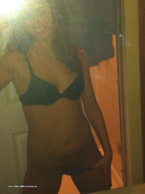 14P Selection of non-nude sexy girlfriends posing for the cam