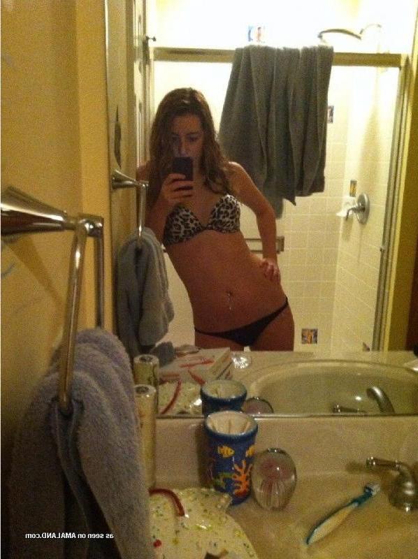 14P Selection of non-nude sexy girlfriends posing for the cam