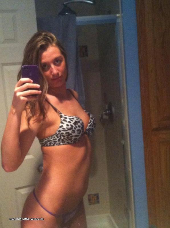14P Selection of non-nude sexy girlfriends posing for the cam