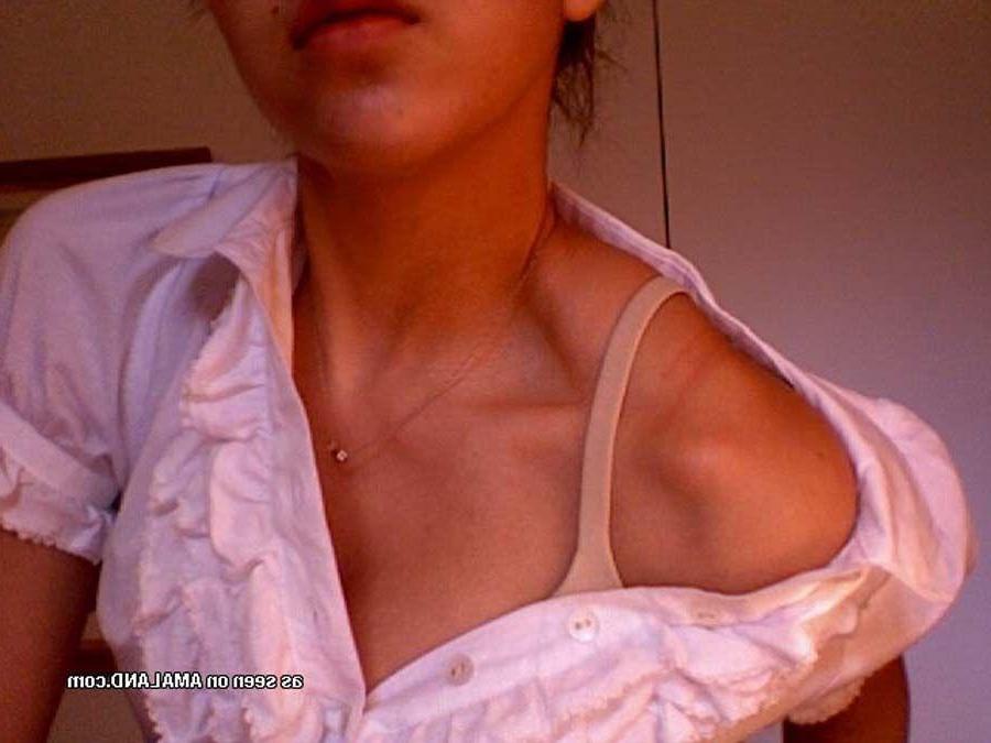 16P Pictures of a stunning teen with a cam