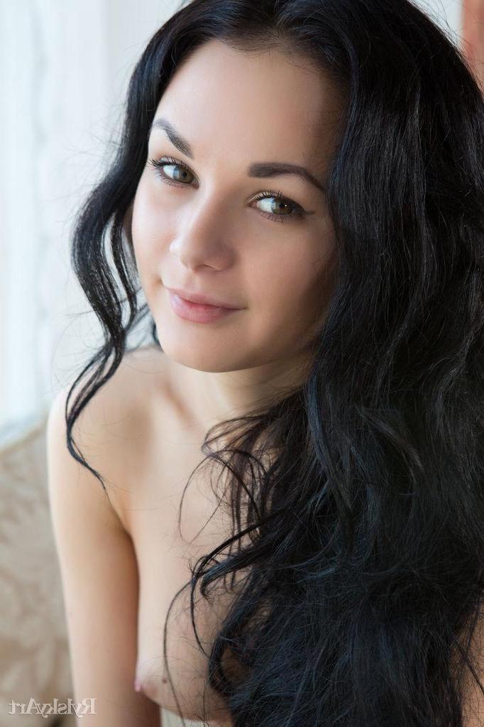 16P Pretty teen Josephine displays her beautiful nude body for your pleasure