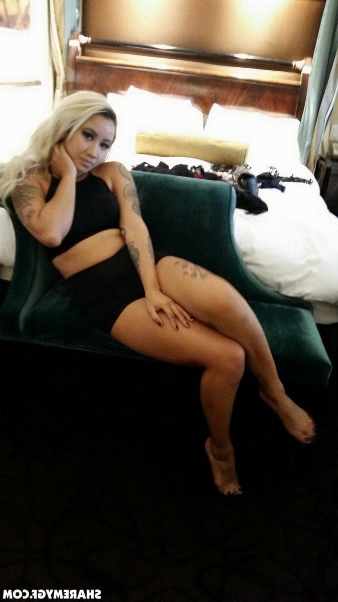 12P Hot asian GF strips naked and takes pictures to share with you