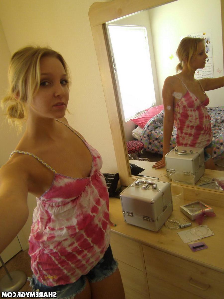 20P Pictures of a hot blonde GF taking pics of her sexy boobs