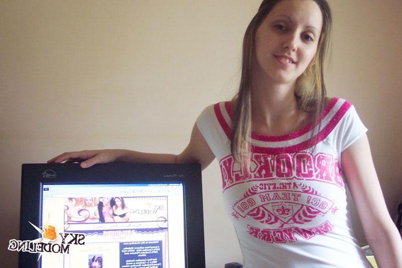 15P Pictures of a hot teen with incredible natural boobs