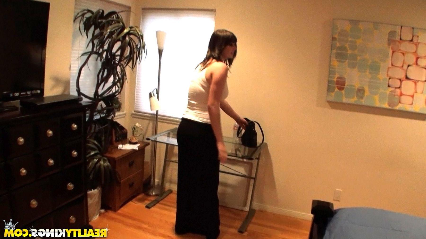 20P Brunette amateur Alice Nyson gets picked by a stranger and fucks him