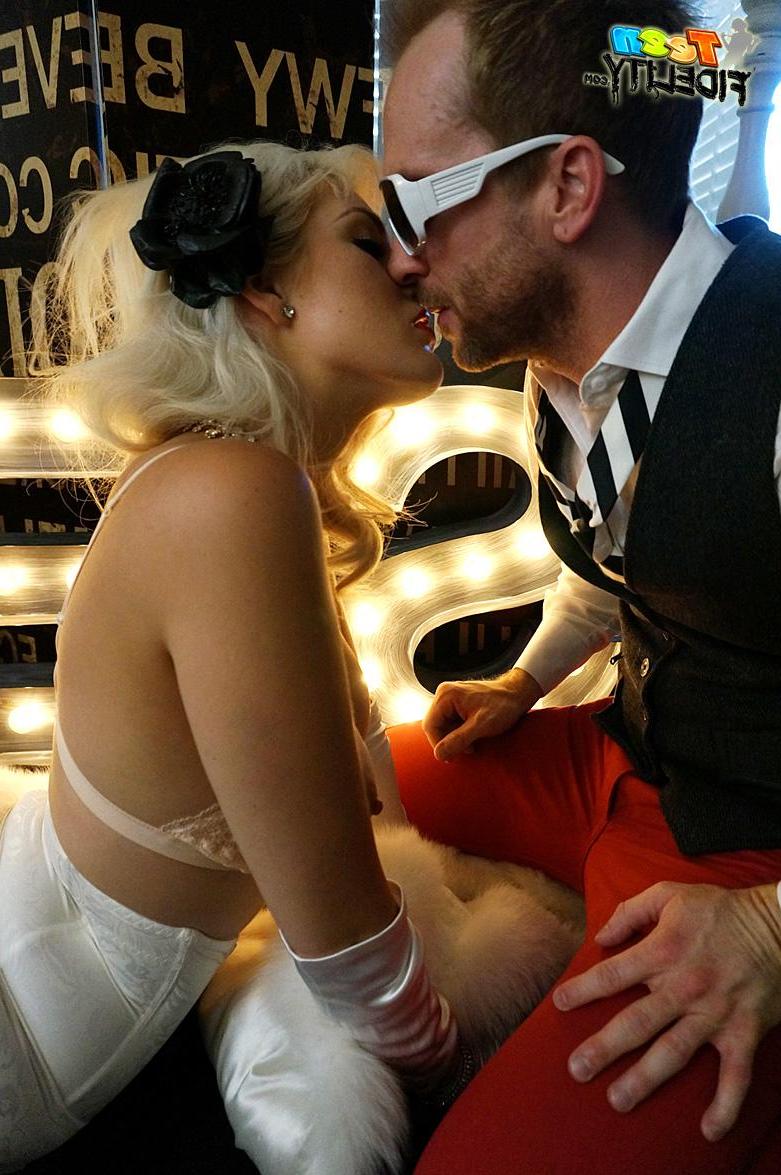 16P Jenna Ivory goes from pinup doll to pornstar slut when Ryan puts his camera on her