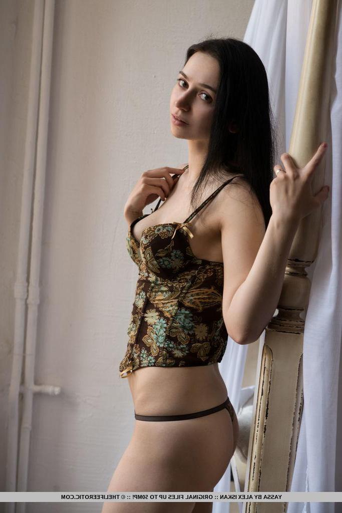 16P Beautiful brunette Yassa slides down her panties to show you her tight pussy