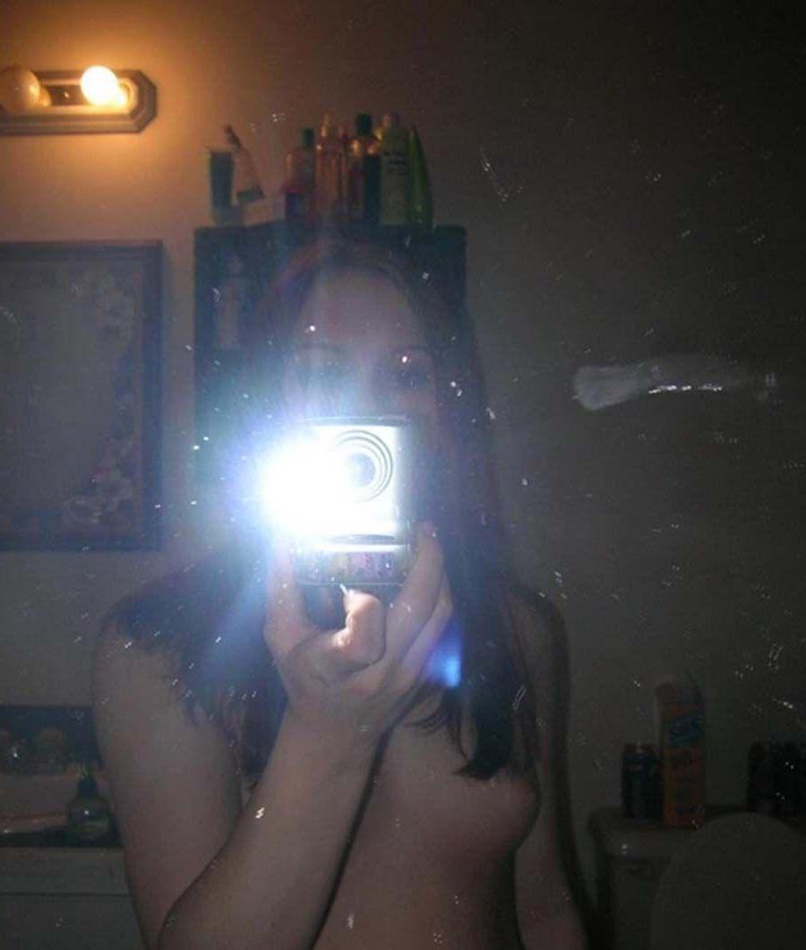 15P Pictures of horny girlfriends showing off on cam