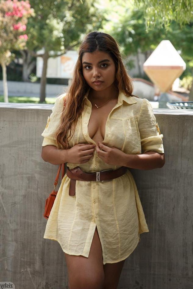 8P Busty latin teen Jasmin teases with her curvy body outside