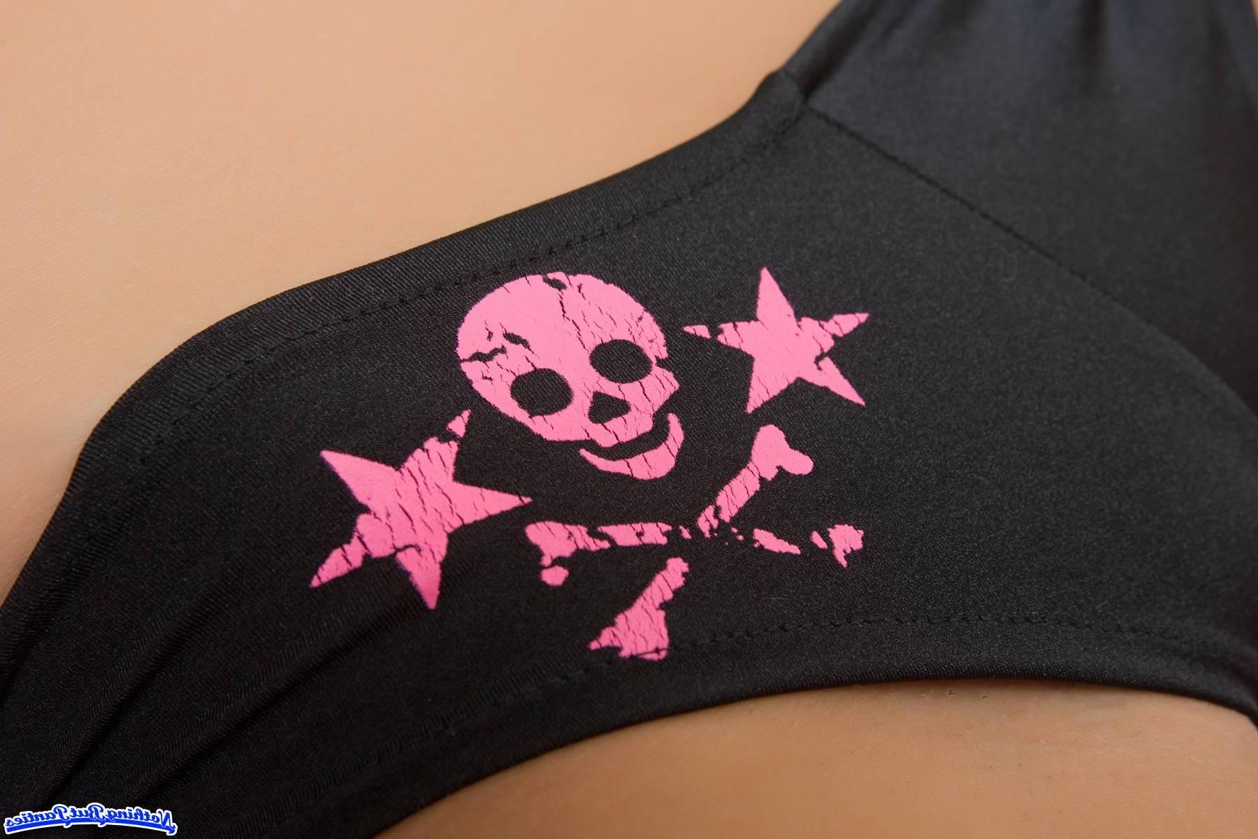 18P Pictures of Kayden Love hanging out in her sexy panties