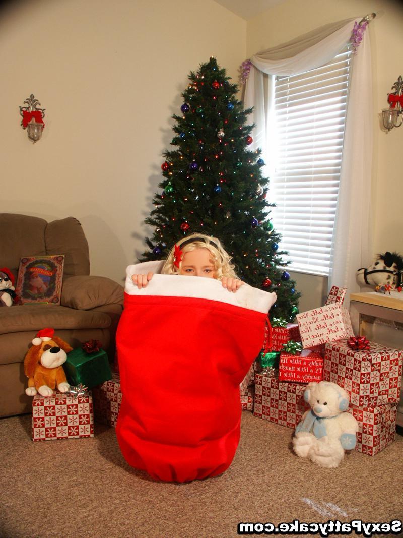 16P Blonde teen Sexy Pattycake offers herself to you for christmas