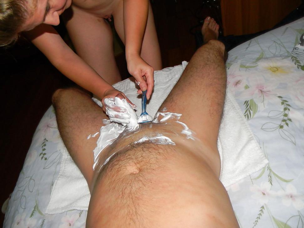 25P Cock Shaving Cpl From SmutDates