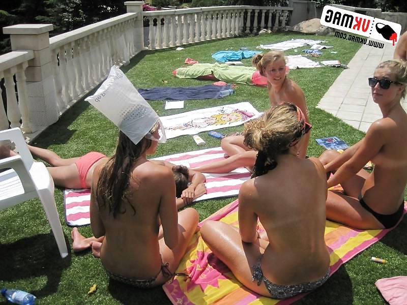 25P Sorority girls on a holiday