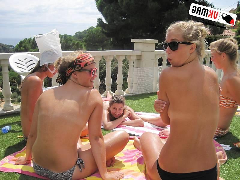 25P Sorority girls on a holiday