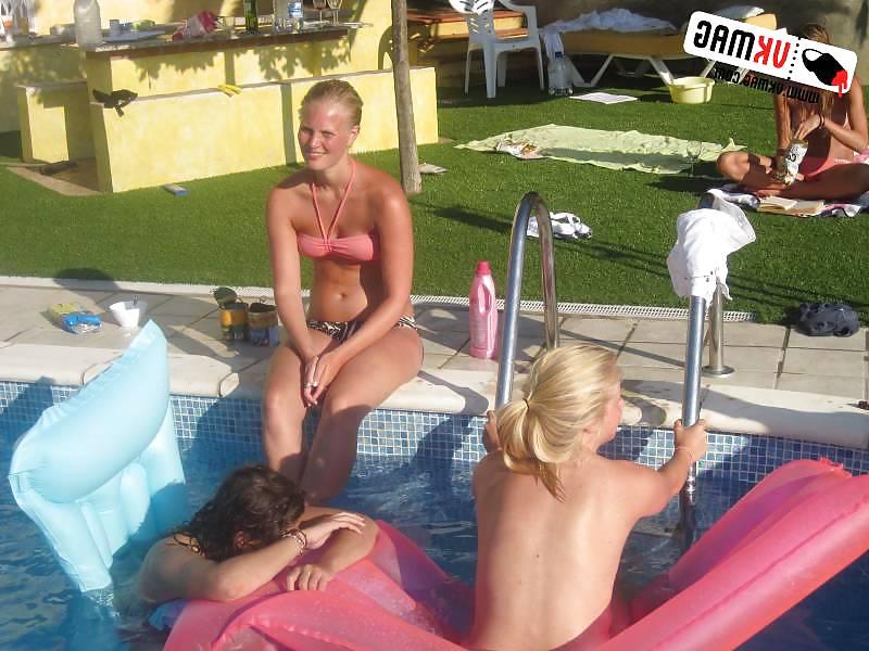 25P Sorority girls on a holiday