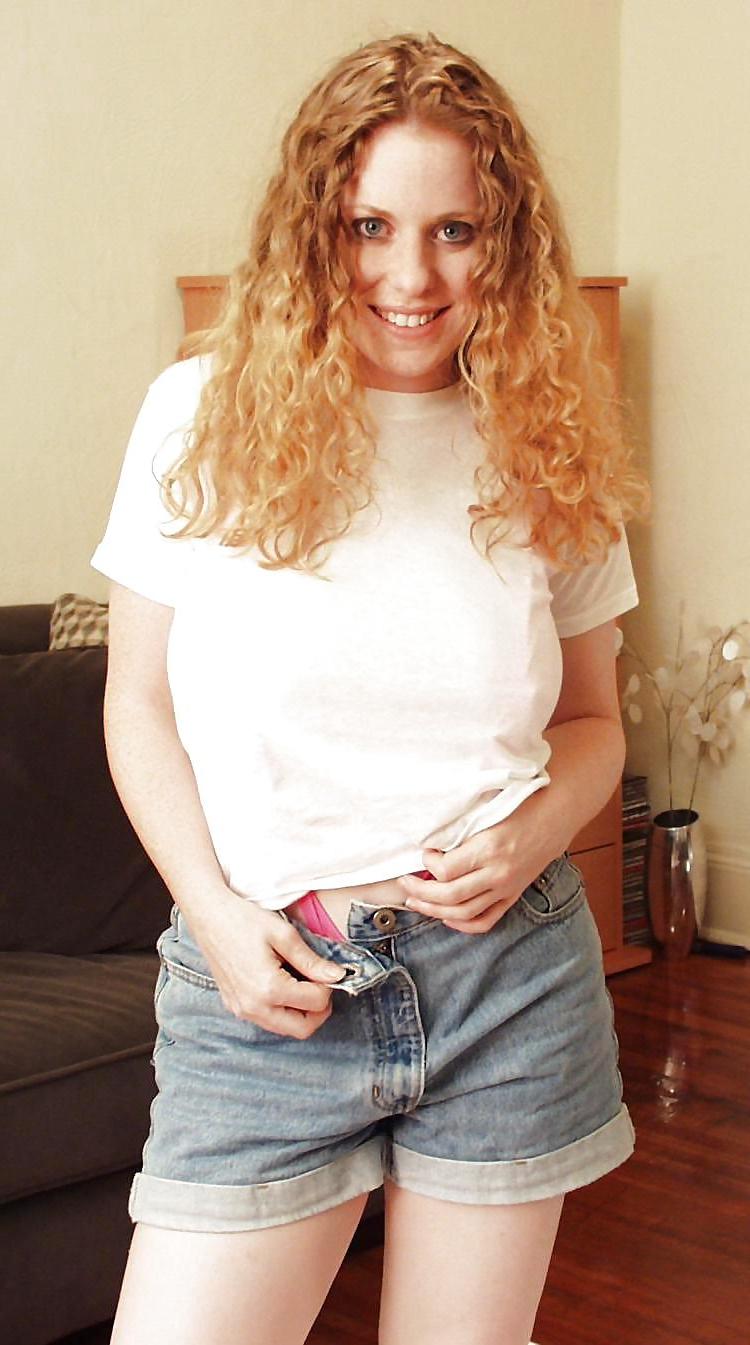 25P KIRA - THE BEAUTIFUL BUSTY REDHEAD  XXI