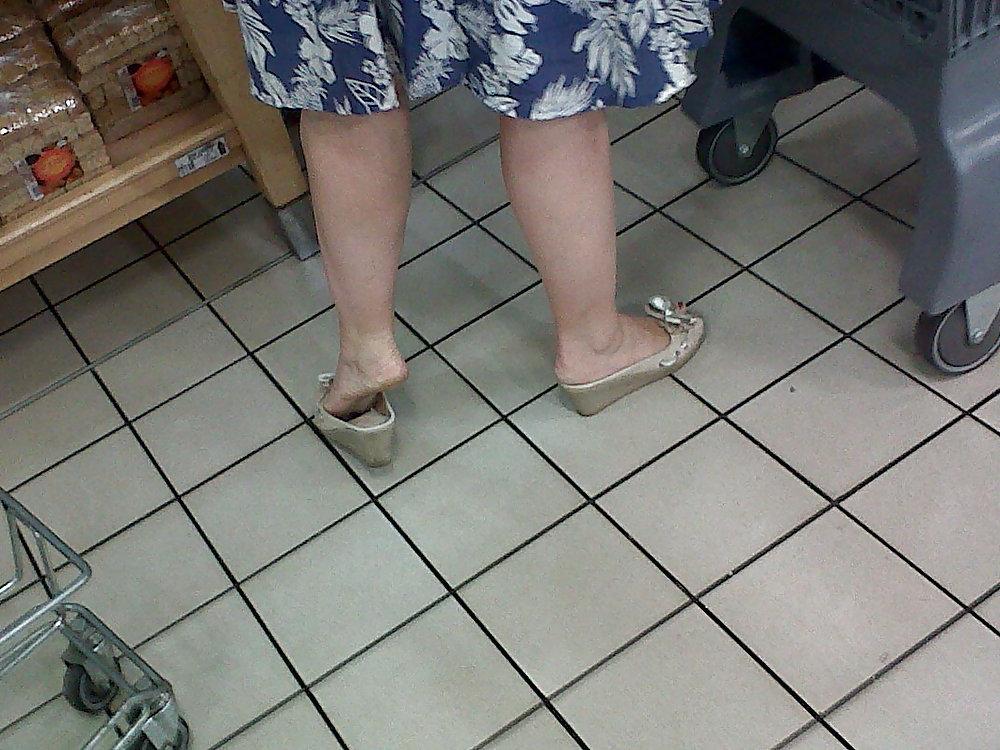 11P Pick n Pay Candid Feet