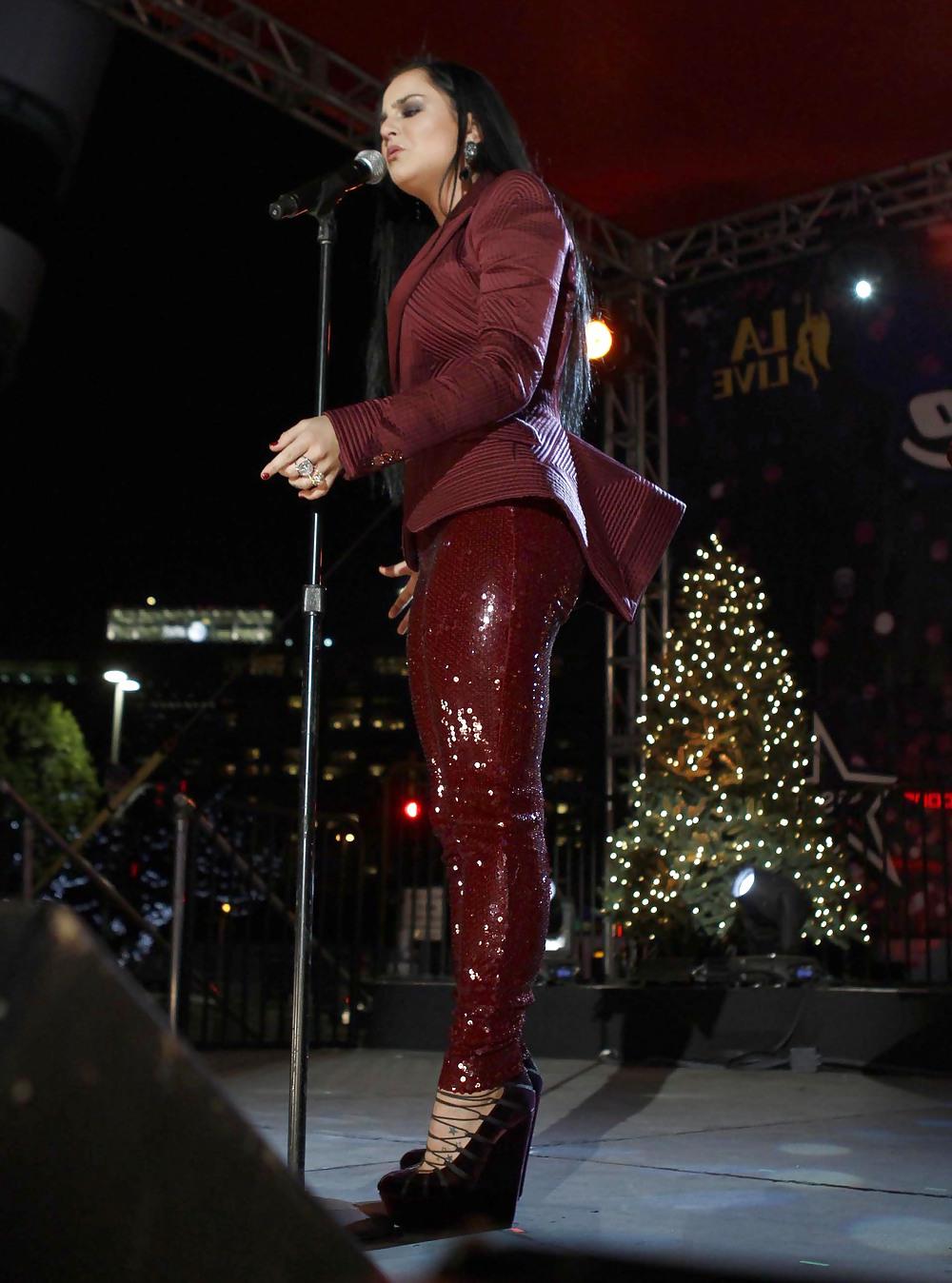 22P Joanna JoJo Levesque 4th Annual Holiday Tree Lighting in LA