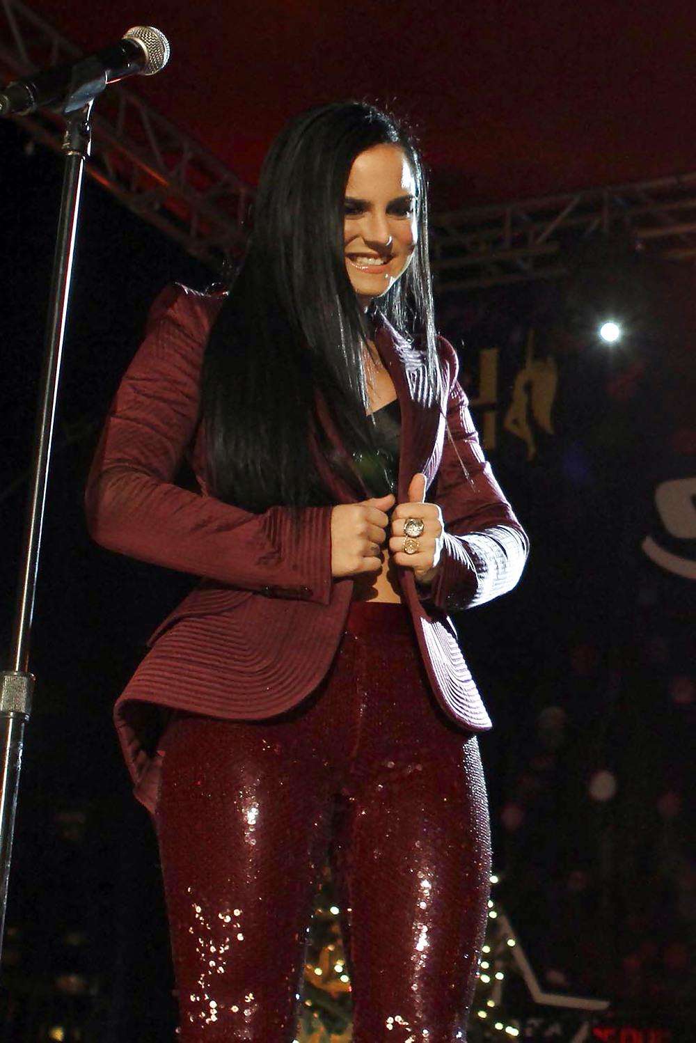 22P Joanna JoJo Levesque 4th Annual Holiday Tree Lighting in LA
