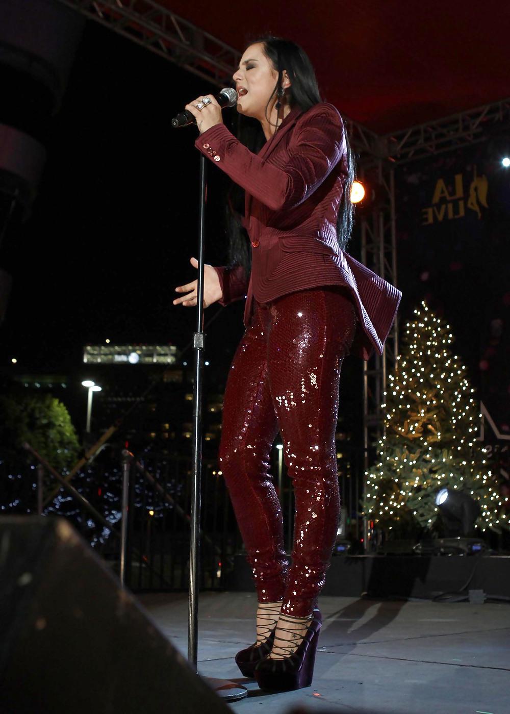 22P Joanna JoJo Levesque 4th Annual Holiday Tree Lighting in LA