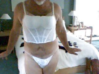 4P Stephanie in bedroom