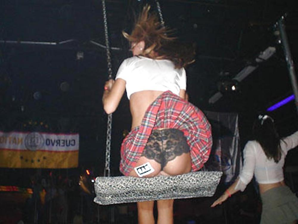 25P Debaixo da saia 30 - Under the skirt 30
