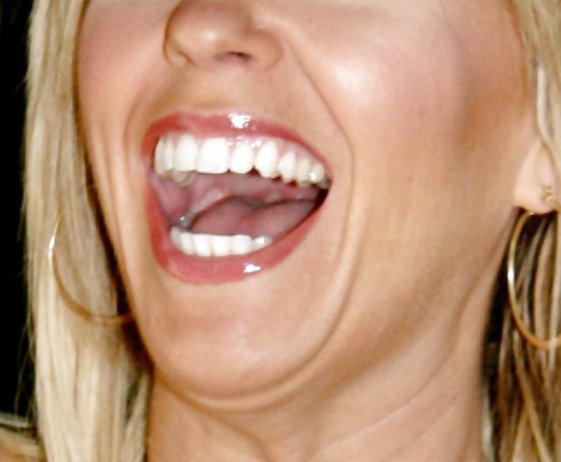 25P The female mouth