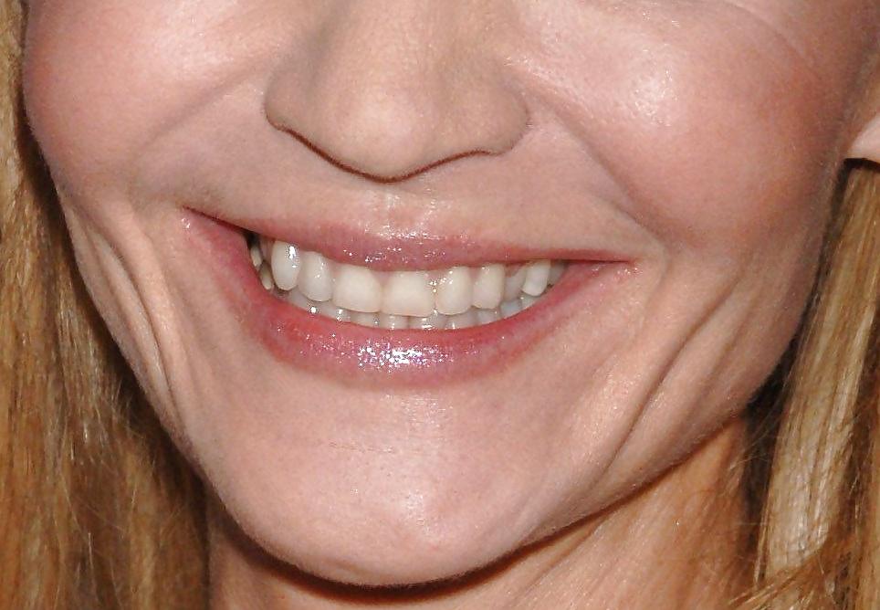 25P The female mouth
