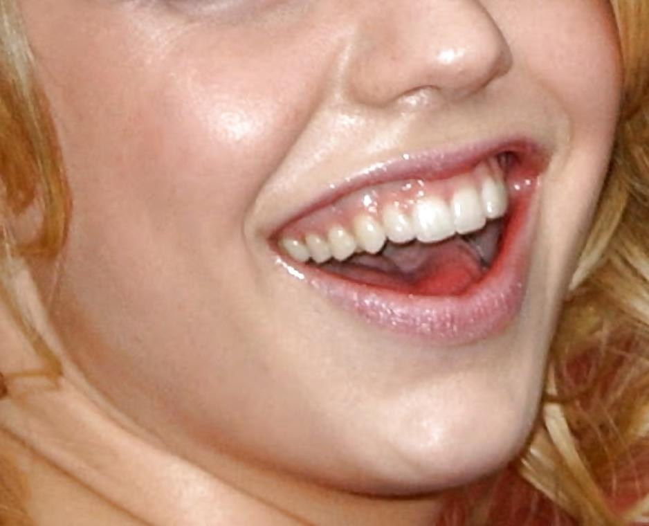 25P The female mouth