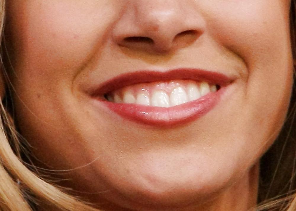 25P The female mouth