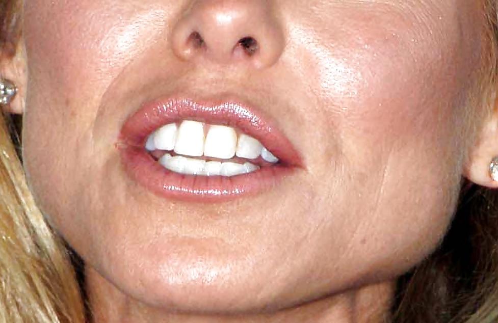 25P The female mouth