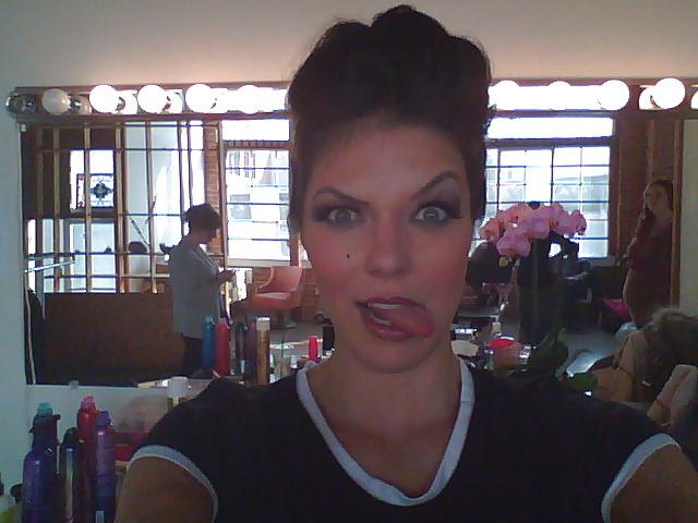 6P Adrianne Curry Looking Hot in Photoshoot Behind the Scenes