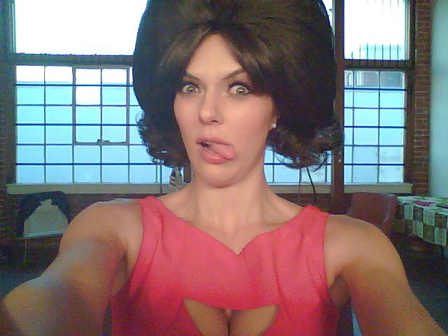 6P Adrianne Curry Looking Hot in Photoshoot Behind the Scenes