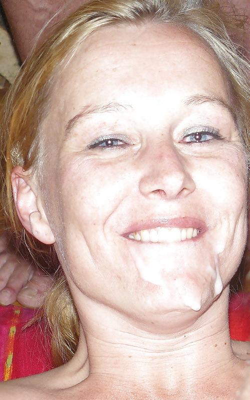 25P DUTCH SLUT - GETTING FACIALIZED